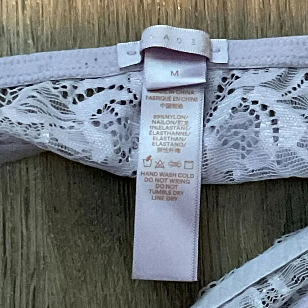 Savage X Fenty Halter Floral Lace Wireless‎ Lined Bralette Size Medium Purple